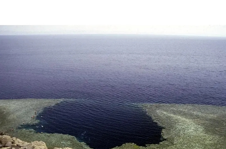 golubaya-dyra-v-sharm-el-shejhe-01